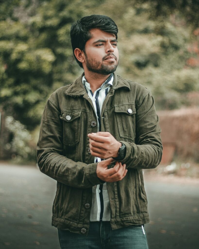 Outdoor jacket made from water repellent cotton